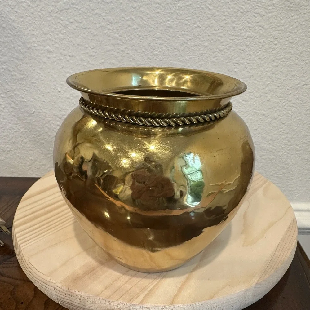 Vintage‎ 1999 Vase 5.5 Inch Rope Tassel Solid Hammered Yellow Brass Elegant Tags